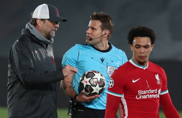 董春雨告别弗兰克：浙江队传奇外援，高球商高情商，榜样