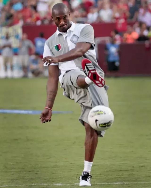 克尼佩尔超高难度后仰三分命中，黄蜂&猛龙进入加时赛！