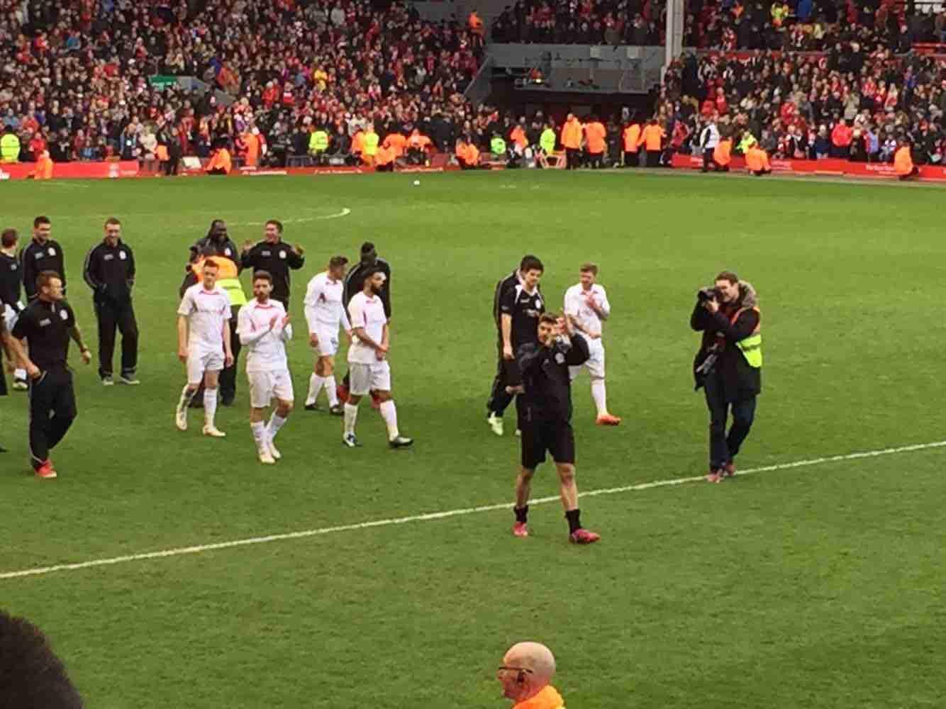 每体：孔德本赛季状态不佳，伊尼戈离队后巴萨防线表现不稳