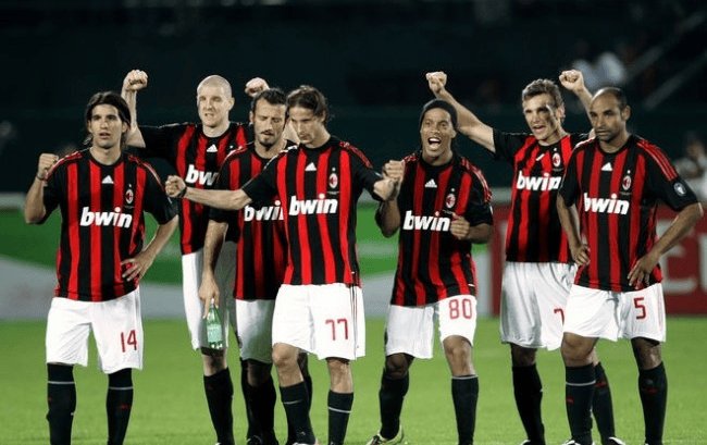 本赛季库追巴同时在场时，勇士攻防效率和净效率均为联盟第二