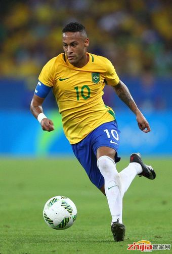 广东启程俱乐部杯！萨姆纳不提裤子，奎因帅气，杨溢也随队出征！