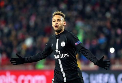 替补球员关键时刻破门逆转比赛