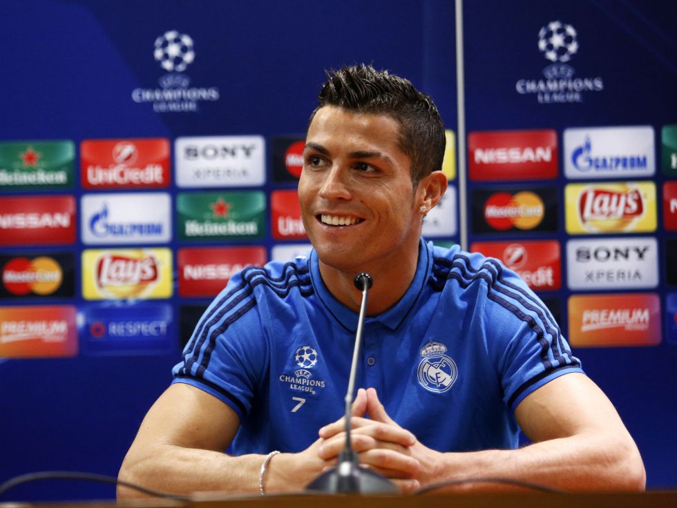 邮报：前裁判库特量刑延期，此前他曾承认制作儿童不良影像