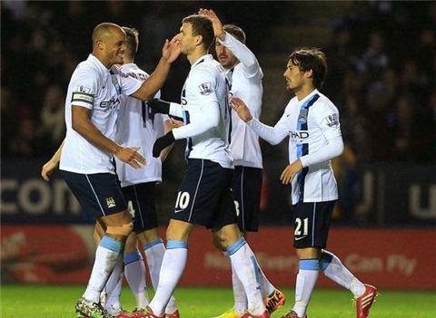 重回热刺主场并为个人壁画签名！孙兴慜：我感到无比荣幸